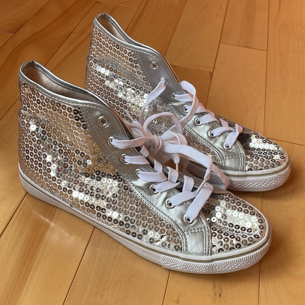 Balera silver sequin high-top sneakers Size 9 Display pair @ dance studio NWOT